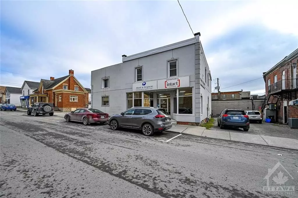 Smiths Falls, ON K7A 1C1,1 WILLIAM ST E