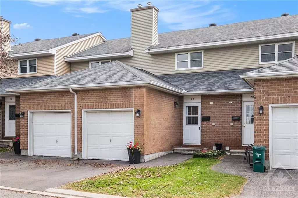 Barrhaven, ON K2J 3Y1,76 BENTBROOK CRES