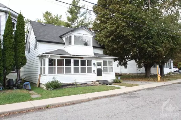 Smiths Falls, ON K7A 2M1,24 MONTAGUE ST