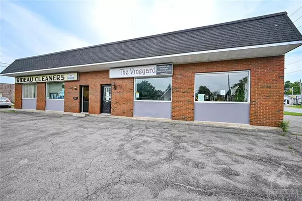 Smiths Falls, ON K7A 4W8,202 PERCY ST