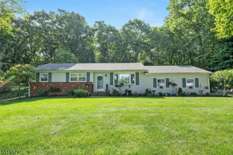 21 Tinc Rd, Mount Olive Twp., NJ 07836