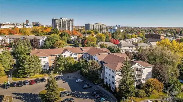 Manor Park - Cardinal Glen And Area, ON K1K 4M2,260 BRITTANY DR #107