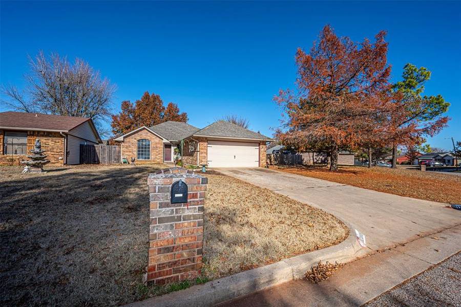 12409 SW 15th Terrace, Yukon, OK 73099