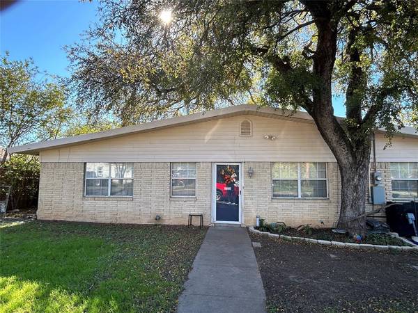 1108 Greathouse Street, Bridgeport, TX 76426