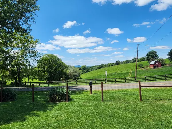 Hillsville, VA 24343,78 Oak Grove Rd