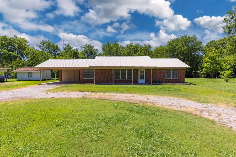 102 Oak Street, Lone Oak, TX 75453