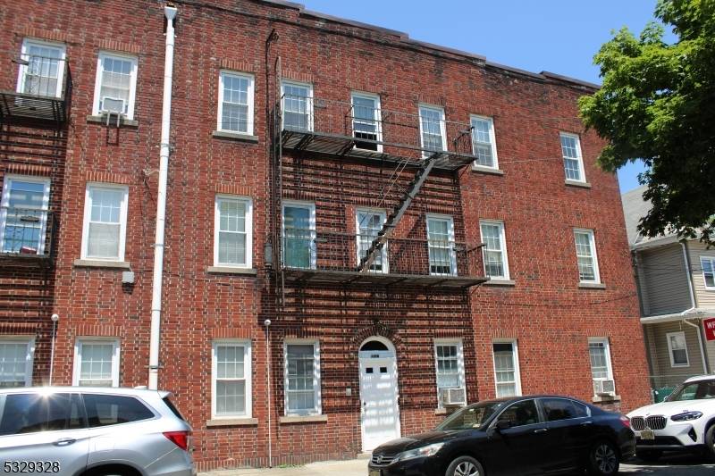 132 Jewell St #5, Garfield City, NJ 07026