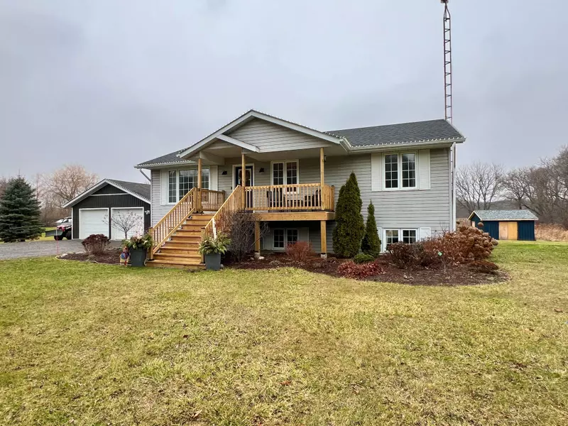 1290 Victoria RD, Prince Edward County, ON K0K 1A0