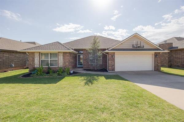 19109 Green Springs Drive, Edmond, OK 73012