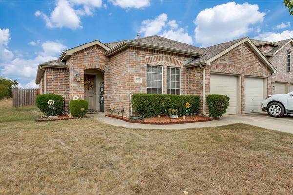 9101 Oldwest Trail,  Fort Worth,  TX 76131