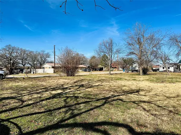 Cross Plains, TX 76443,132 6th Street