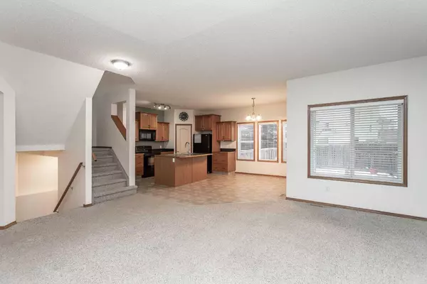 Red Deer, AB T4P 3W6,19 Jones CRES