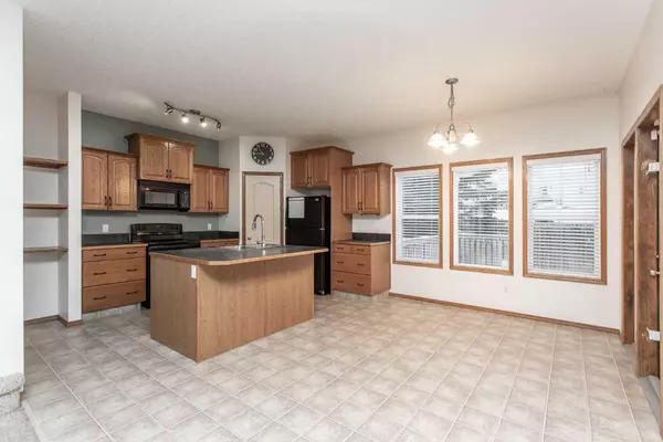 Red Deer, AB T4P 3W6,19 Jones CRES