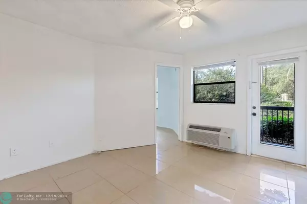 Pompano Beach, FL 33069,4581 W Mcnab Rd  #27