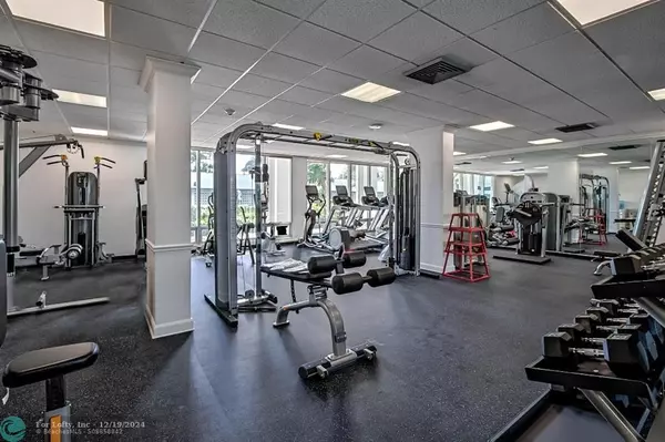 Fort Lauderdale, FL 33316,2100 S Ocean Ln  #903