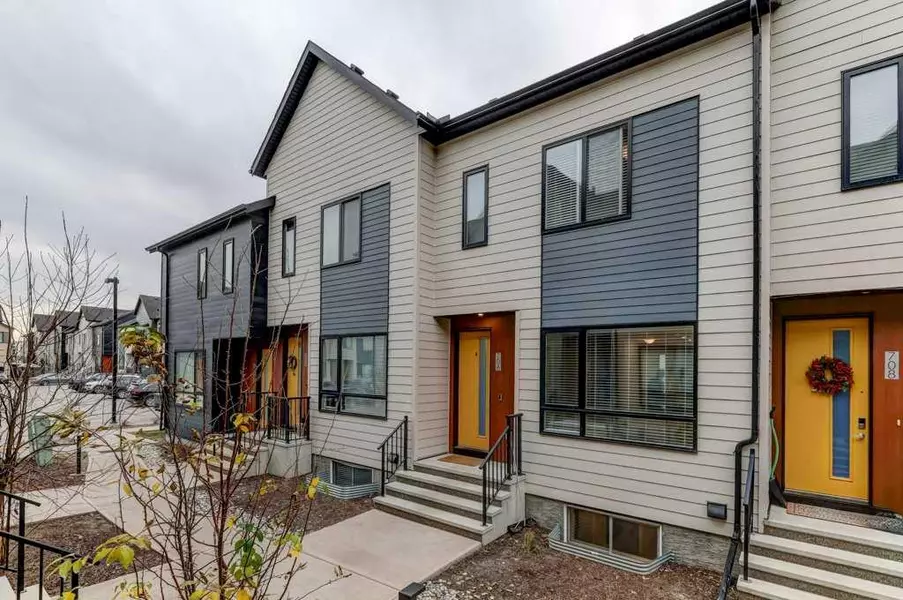 706 Redstone CRES Northeast, Calgary, AB T3N 1M3