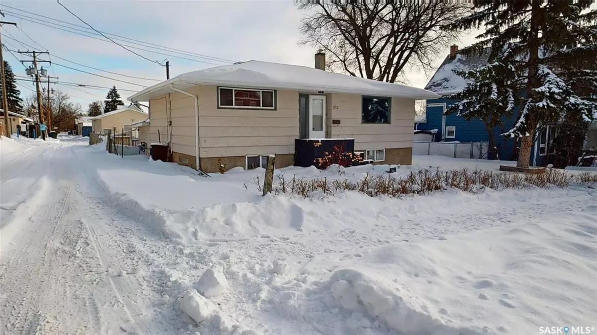 Moose Jaw, SK S6H 3Y3,821 5th AVENUE NW