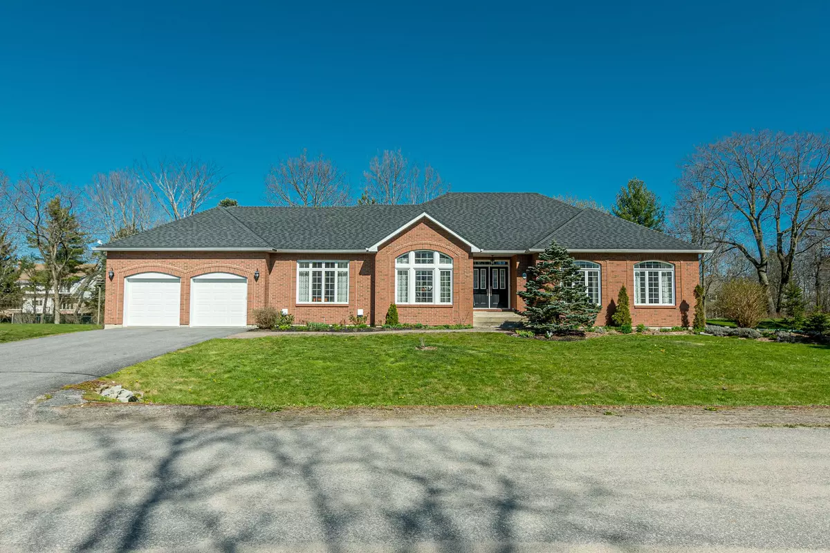 Kingston, ON K7L 4V1,651 Woodland PL