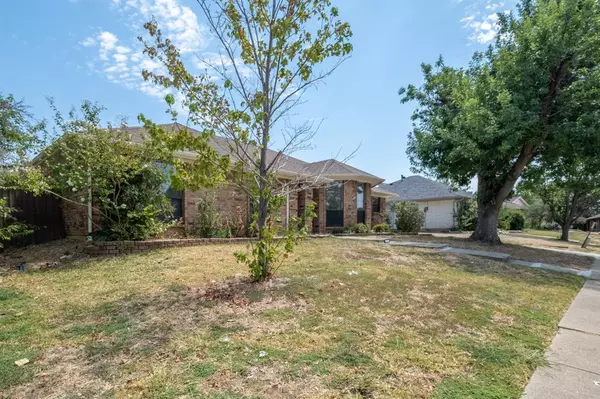 Carrollton, TX 75007,1724 Rosemeade Circle