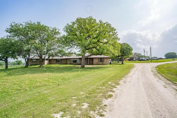 6101 Wild Cat Knob Road, Tolar, TX 76476