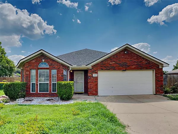 3013 Stroll Drive, Granbury, TX 76049