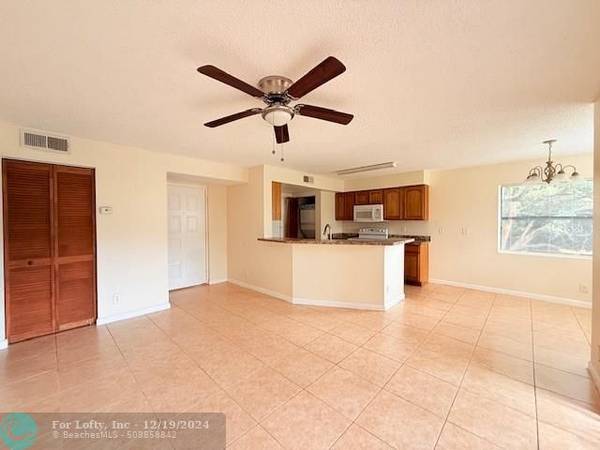 Sunrise, FL 33322,9999 Summerbreeze Dr  #313