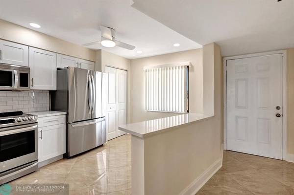 Delray Beach, FL 33446,14460 Strathmore Ln  #807