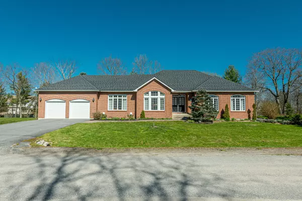 651 Woodland PL, Kingston, ON K7L 4V1