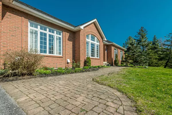 Kingston, ON K7L 4V1,651 Woodland PL