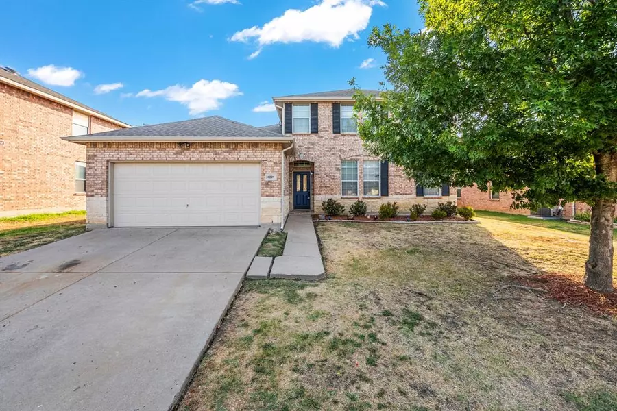 8209 Berrigan Drive, Arlington, TX 76002