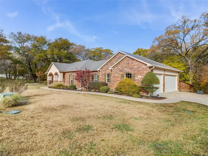 3653 NE County Road 0095, Corsicana, TX 75109