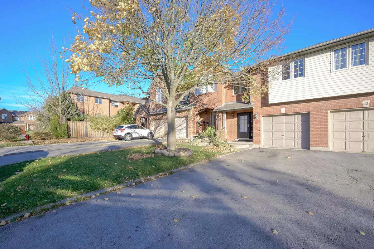 Hamilton, ON L9B 2S2,25 Westvillage DR