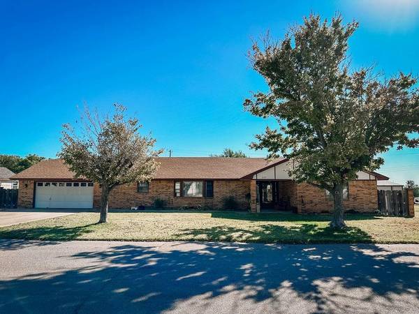 619 S Spencer Street,  Hinton,  OK 73047