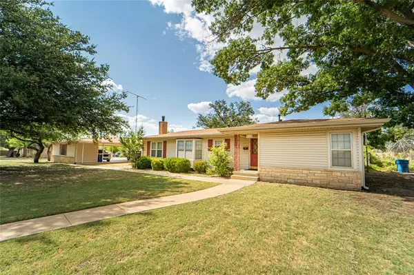 Breckenridge, TX 76424,1504 W Elm Street