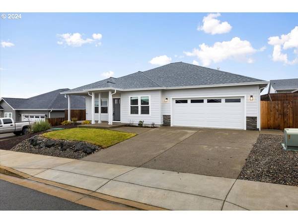 863 MEDINA AVE, Sutherlin, OR 97479