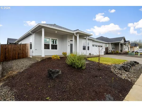 Sutherlin, OR 97479,863 MEDINA AVE