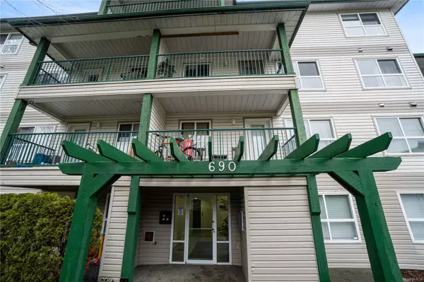 Nanaimo, BC V9Y 9E1,690 3rd St #202