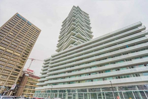 15 Queens Quay E #2210, Toronto C01, ON M5E 0A4