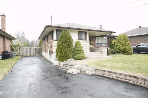 Oshawa, ON L1G 6A4,586 Central Pk BLVD N #Upper