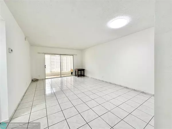 Lauderdale Lakes, FL 33313,5001 W Oakland Park Blvd  #203