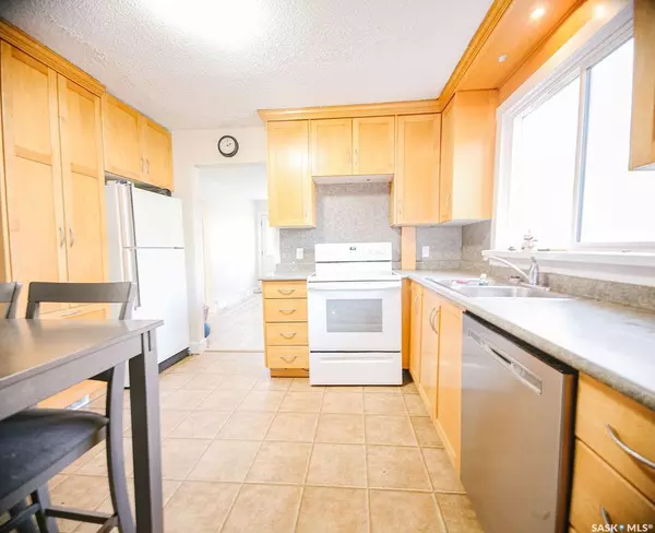 Saskatoon, SK S7L 2P9,528 L AVENUE N