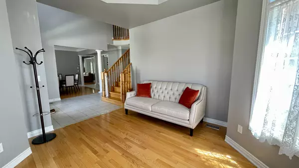 Oakville, ON L6M 4R5,2114 Helmsley AVE