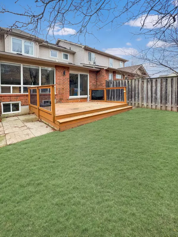 Oakville, ON L6M 4W8,2229 Amberglen CT