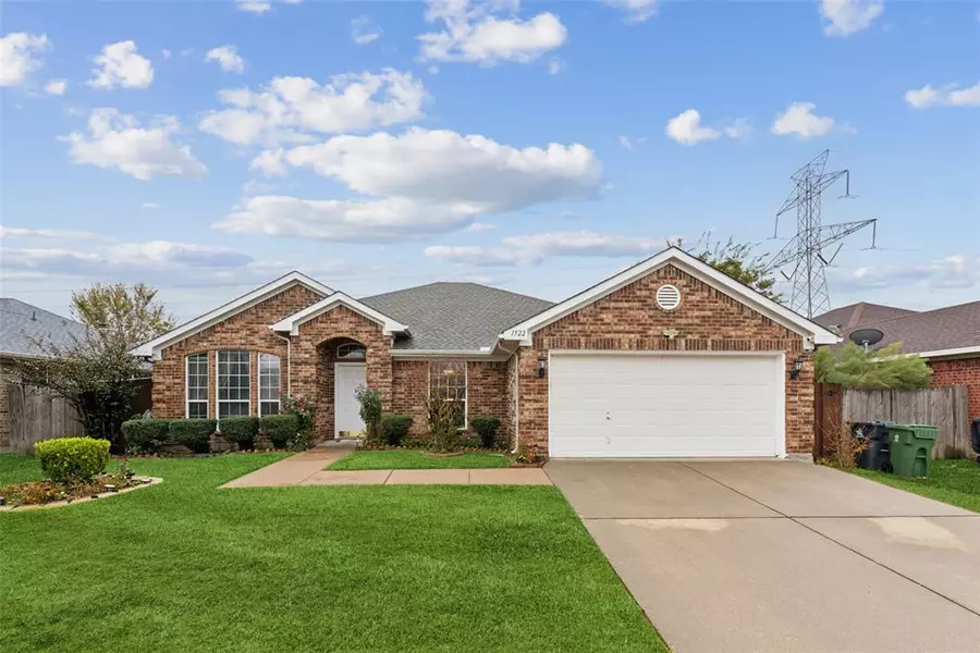 1522 Wolf Creek Drive, Arlington, TX 76018