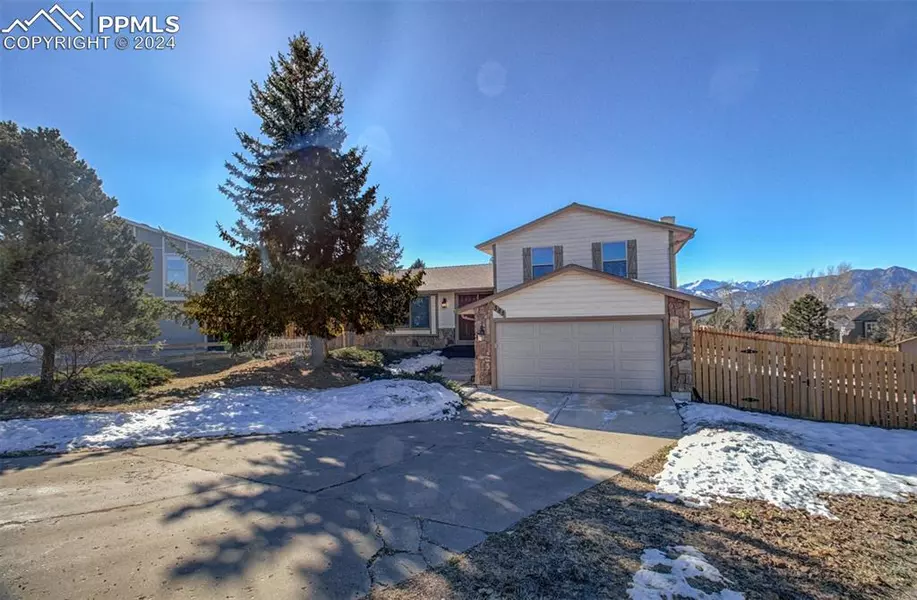 385 Wuthering Heights DR, Colorado Springs, CO 80921