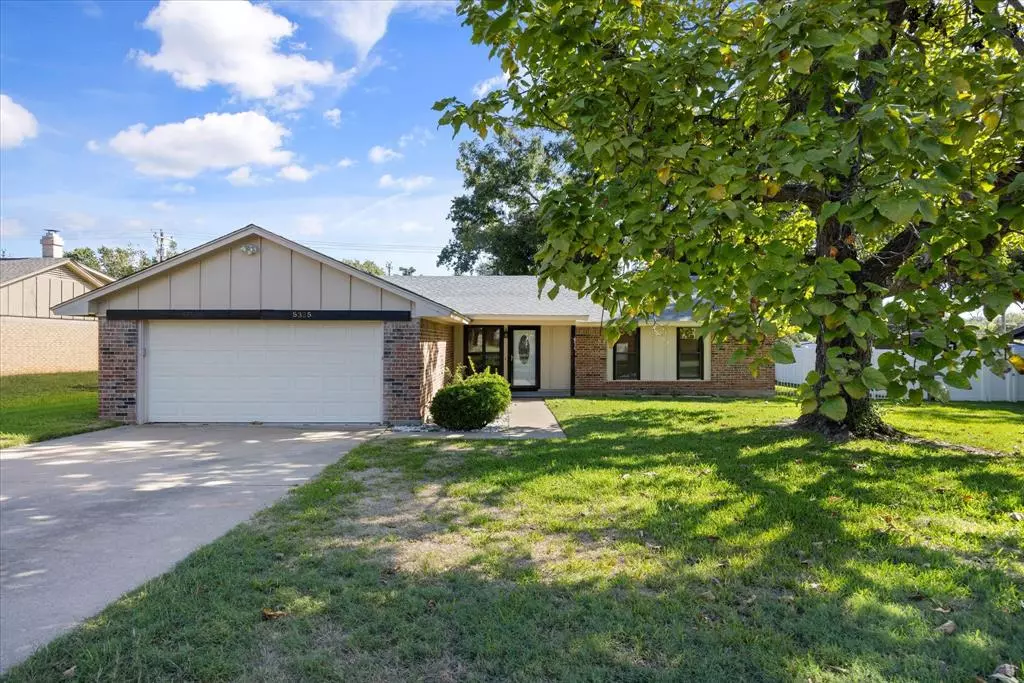 Granbury, TX 76049,5325 Mission Circle