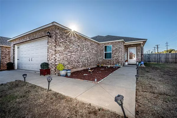 953 Klare Lane, Midwest City, OK 73130