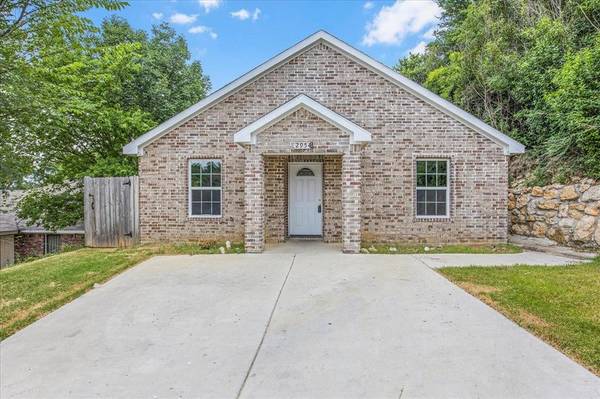 2954 Loving Avenue,  Fort Worth,  TX 76106