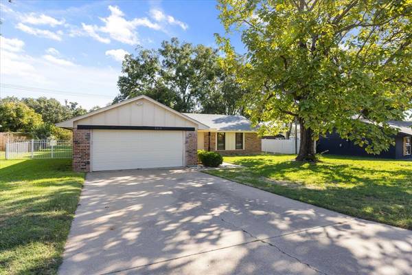 Granbury, TX 76049,5325 Mission Circle