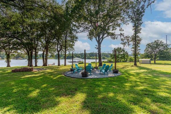 1706 Beavers Point, Bonham, TX 75418